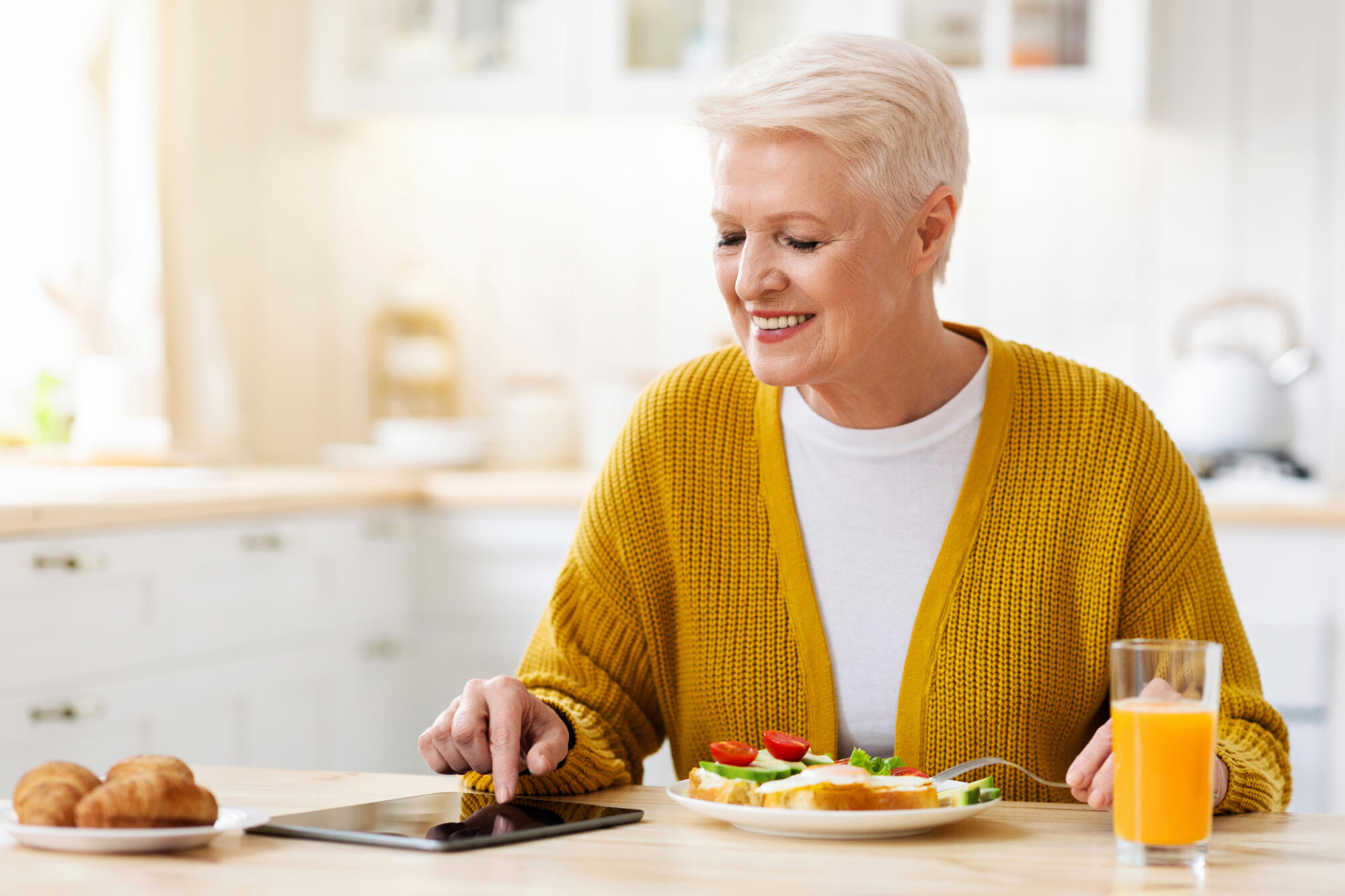 The El Dorado Senior Living Explores How Nutrition Impacts Hair and Brain Health